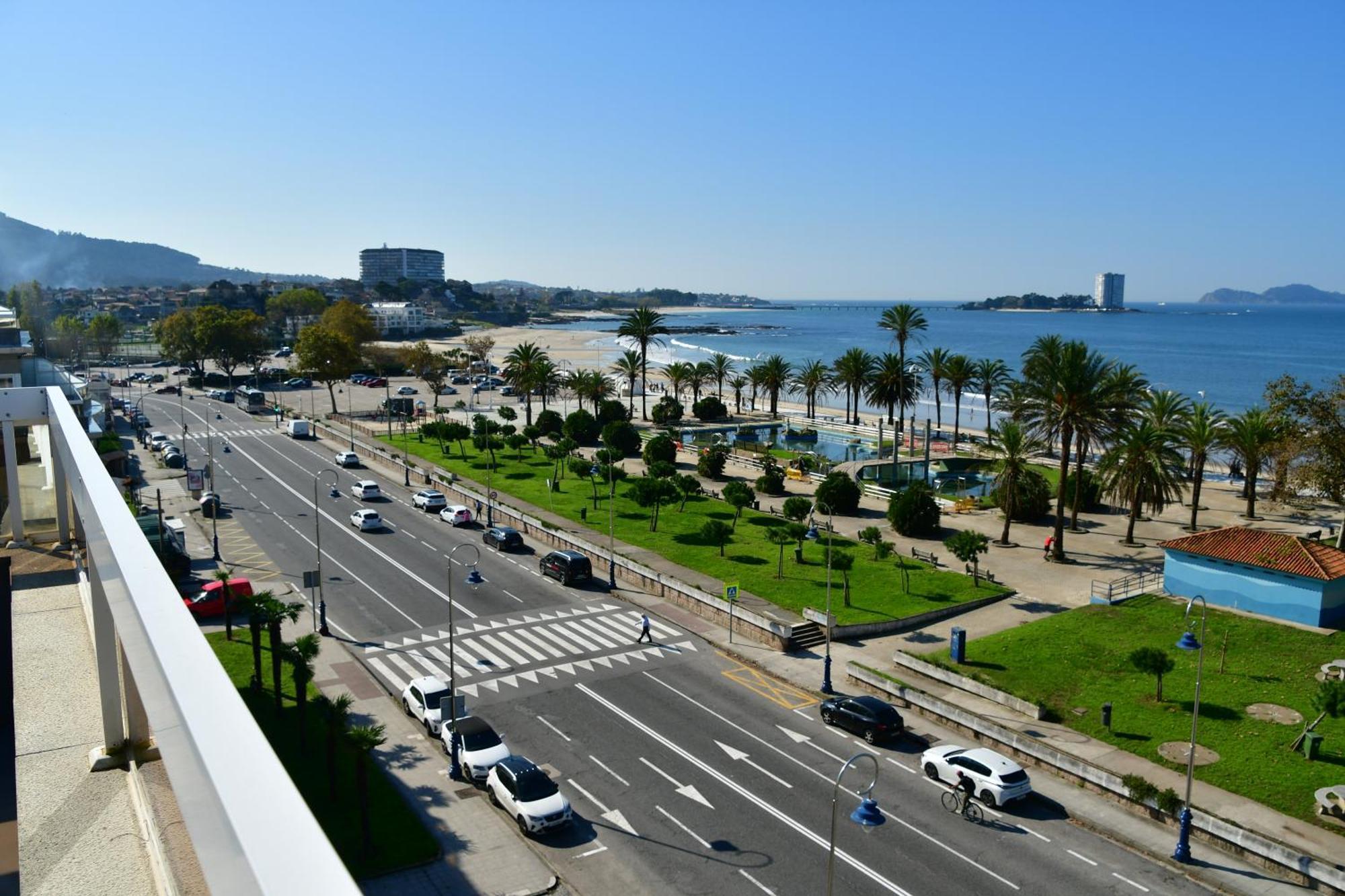 Primera Linea De Playa Samil Costa Con Garaje Incluido Vigo Esterno foto